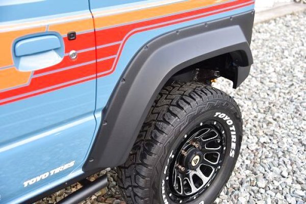 画像4: ジムニーシエラJB74 オーバーフェンダー FRP製 (4)