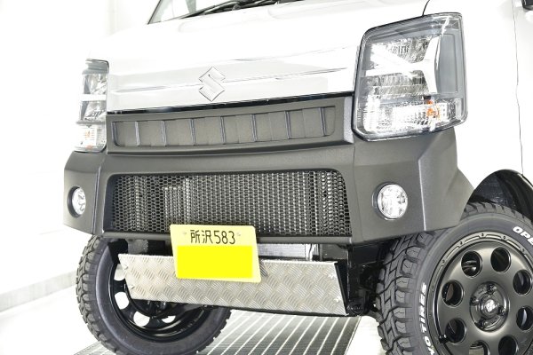 画像2: エブリイDA17　スキッドプレート 　アルミ縞鋼板 (2)