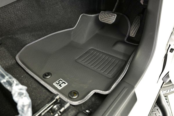 画像1: ジムニーノマド JC74 ５ドア用 ３Dラバーフロアマット グレーステッチ 1台分 (1)